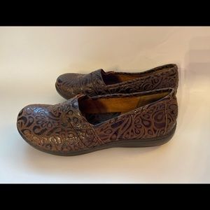 boc Loafers Slip-Ons Brown Leather 9.5M EUC
